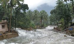 ഉള്വനങ്ങളിലെ കനത്ത മഴ; നദികളില് ഇറങ്ങരുതെന്ന് നിര്ദേശം ഉള്വനങ്ങളിലെ കനത്ത മഴ; നദികളില് ഇറങ്ങരുതെന്ന് നിര്ദേശം