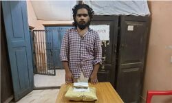 തിരുവനന്തപുരത്ത് കഞ്ചാവ് കച്ചവടം നടത്തിയ ക്ഷേത്രപൂജാരി അറസ്റ്റില് തിരുവനന്തപുരത്ത് കഞ്ചാവ് കച്ചവടം നടത്തിയ ക്ഷേത്രപൂജാരി അറസ്റ്റില്