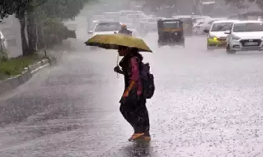 കോഴിക്കോട്ടും മലപ്പുറത്തും ഓറഞ്ച് അലര്ട്ട്; സംസ്ഥാനത്ത് കനത്ത മഴയ്ക്ക് സാധ്യത കോഴിക്കോട്ടും മലപ്പുറത്തും ഓറഞ്ച് അലര്ട്ട്; സംസ്ഥാനത്ത് കനത്ത മഴയ്ക്ക് സാധ്യത