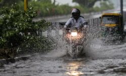 മഴ കനത്തു: ജില്ലകളില്‍ പ്രത്യേക  പോലിസ് കണ്‍ട്രോള്‍ റൂമുകള്‍ തുറന്നു; അടിയന്തിര സഹായത്തിന് 112ല്‍ വിളിക്കാം