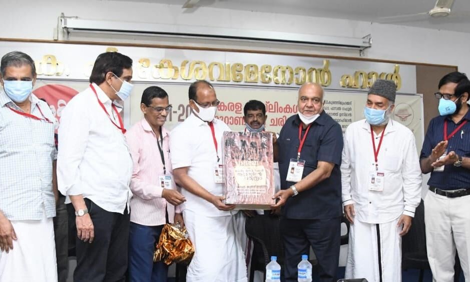 മലബാര് സമരം തെറ്റിദ്ധരിപ്പിക്കപ്പെടുന്നു: മന്ത്രി അഹമ്മദ് ദേവര്കോവില് മലബാര് സമരം തെറ്റിദ്ധരിപ്പിക്കപ്പെടുന്നു: മന്ത്രി അഹമ്മദ് ദേവര്കോവില്