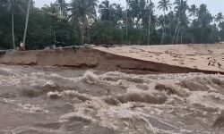 കൊടുങ്ങല്ലൂര് തീരദേശത്ത് വെള്ളക്കെട്ട് രൂക്ഷം; ക്യാംപുകളില് 26 കുടുംബങ്ങള് കൊടുങ്ങല്ലൂര് തീരദേശത്ത് വെള്ളക്കെട്ട് രൂക്ഷം; ക്യാംപുകളില് 26 കുടുംബങ്ങള്