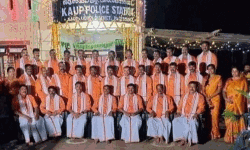 เดเดพเดตเดฟ เดตเดธเตเดคเตเดฐเดฎเดฃเดฟเดเตเดเต เดเดฐเตโเดฃเดพเดเด เดชเตเดฒเดฟเดธเต; เดฐเตเดเตเดท เดตเดฟเดฎเดฐเตโเดถเดจเดตเตเดฎเดพเดฏเดฟ เดธเดฟเดฆเตเดงเดฐเดพเดฎเดฏเตเดฏ เดเดพเดตเดฟ เดตเดธเตเดคเตเดฐเดฎเดฃเดฟเดเตเดเต เดเดฐเตโเดฃเดพเดเด เดชเตเดฒเดฟเดธเต; เดฐเตเดเตเดท เดตเดฟเดฎเดฐเตโเดถเดจเดตเตเดฎเดพเดฏเดฟ เดธเดฟเดฆเตเดงเดฐเดพเดฎเดฏเตเดฏ