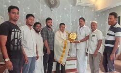 ചങ്ങമ്പുഴ അവാര്ഡ് നേടിയ അബ്ദുല് ലത്തീഫ് കല്ലറയിലിനെ എസ്ഡിപിഐ അനുമോദിച്ചു ചങ്ങമ്പുഴ അവാര്ഡ് നേടിയ അബ്ദുല് ലത്തീഫ് കല്ലറയിലിനെ എസ്ഡിപിഐ അനുമോദിച്ചു