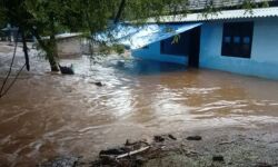 കിഴക്കഞ്ചേരി വില്ലേജില്‍ ഓടന്തോടില്‍ ഉരുള്‍പൊട്ടല്‍