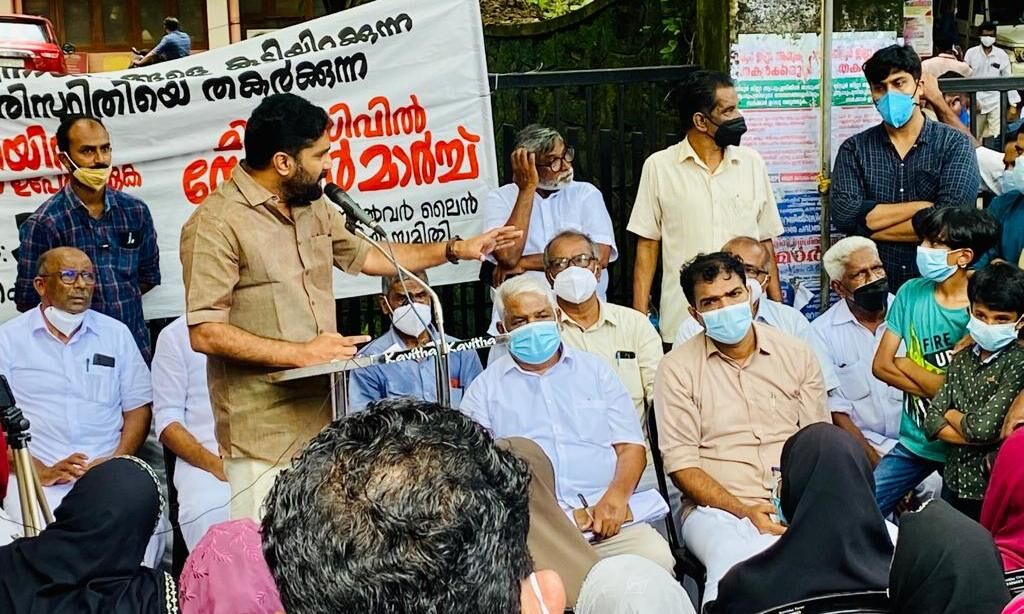 കെ റയില് പദ്ധതി കേരളത്തെ തകര്ക്കും: വി ടി ബല്റാം കെ റയില് പദ്ധതി കേരളത്തെ തകര്ക്കും: വി ടി ബല്റാം