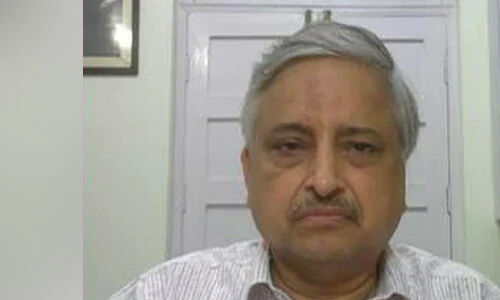 കൊവിഡ് ബൂസ്റ്റര്‍ ഡോസ്: തീരുമാനം അടുത്ത വര്‍ഷമെന്ന് എയിംസ് മേധാവി