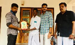 പിഞ്ചു കുഞ്ഞിന്റെ ജീവന്‍ രക്ഷിച്ച നൗഷാദിനെ എസ്ഡിപിഐ ആദരിച്ചു