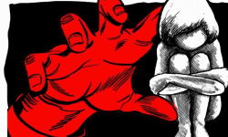 തൃശൂരില് പ്രായപൂര്ത്തിയാവാത്ത ആദിവാസി പെണ്കുട്ടിയെ മദ്യംനല്കി പീഡിപ്പിച്ചു തൃശൂരില് പ്രായപൂര്ത്തിയാവാത്ത ആദിവാസി പെണ്കുട്ടിയെ മദ്യംനല്കി പീഡിപ്പിച്ചു