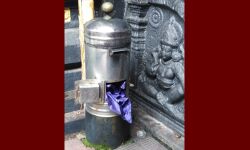 ക്ഷേത്രങ്ങളിൽ ഭണ്ഡാരങ്ങൾ കുത്തിത്തുറന്ന് മോഷണം