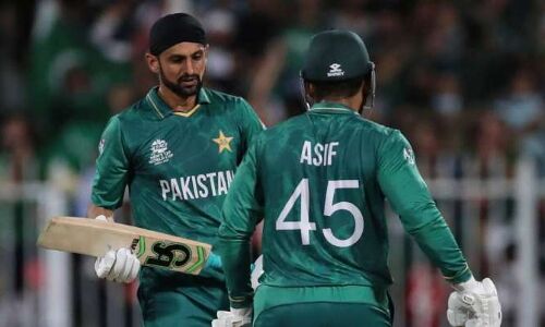 ലോകകപ്പില്‍ പാക് കുതിപ്പ് തുടരുന്നു; കിവികള്‍ക്കും തോല്‍വി