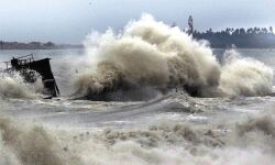 ഉയര്ന്ന തിരമാല ജാഗ്രത നിര്ദ്ദേശം ഉയര്ന്ന തിരമാല ജാഗ്രത നിര്ദ്ദേശം