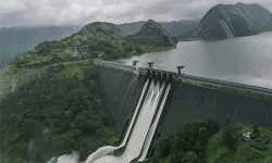 മുല്ലപെരിയാര്‍ ഡാം തുറന്നു