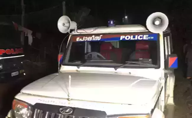 പിടിച്ചെടുത്ത ടിപ്പറുകളില്നിന്നു മണ്ണ് കാണാതായ സംഭവം: ഡിവൈഎസ്പിക്കെതിരേ വകുപ്പ് തല അന്വേഷണം പിടിച്ചെടുത്ത ടിപ്പറുകളില്നിന്നു മണ്ണ് കാണാതായ സംഭവം: ഡിവൈഎസ്പിക്കെതിരേ വകുപ്പ് തല അന്വേഷണം