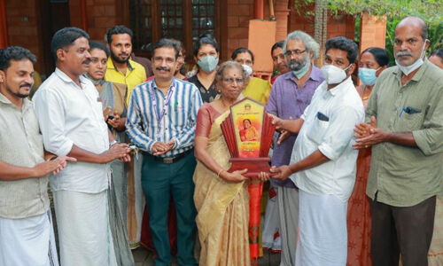 എഴുത്തച്ഛന് പുരസ്കാര ജേതാവ് പി വത്സലയ്ക്ക് മുക്കം നഗരസഭയുടെ ആദരം എഴുത്തച്ഛന് പുരസ്കാര ജേതാവ് പി വത്സലയ്ക്ക് മുക്കം നഗരസഭയുടെ ആദരം