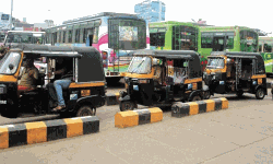 കോഴിക്കോട് നഗരത്തില്‍ അനിയന്ത്രിതമായി സിസി പെര്‍മിറ്റ് നല്‍കാനുള്ള തീരുമാനം പിന്‍വലിക്കണം: ഓട്ടോ സംയുക്ത സമര മുന്നണി