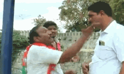 പോലിസുകാരന്റെ മുഖത്തടിച്ച് ബിജെപി നേതാവ്