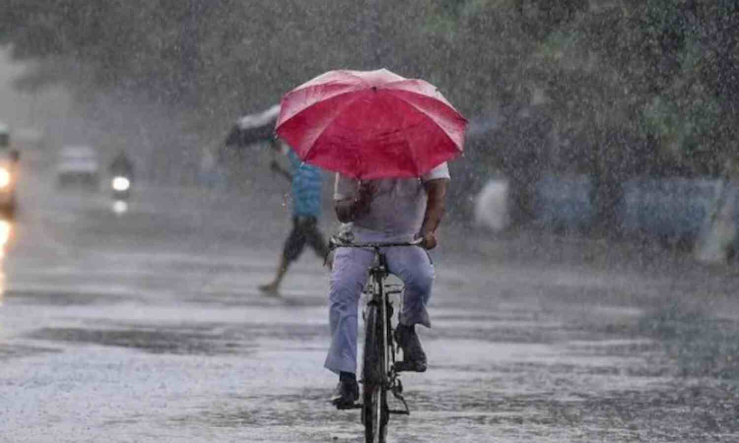 ഇന്ന് ആറ് ജില്ലകളില് തീവ്ര മഴ മുന്നറിയിപ്പ്; മുല്ലപ്പെരിയാര് ജലനിരപ്പില് കാര്യമായ കുറവില്ല ഇന്ന് ആറ് ജില്ലകളില് തീവ്ര മഴ മുന്നറിയിപ്പ്; മുല്ലപ്പെരിയാര് ജലനിരപ്പില് കാര്യമായ കുറവില്ല