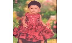 രണ്ടുവയസ്സുകാരി കളിക്കവെ വീടിന് പുറകിലെ നദിയില് കാല്തെറ്റി വീണു മരിച്ചു രണ്ടുവയസ്സുകാരി കളിക്കവെ വീടിന് പുറകിലെ നദിയില് കാല്തെറ്റി വീണു മരിച്ചു