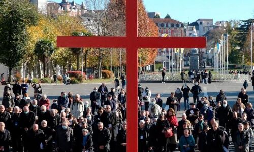 പുരോഹിതന്മാരാല്‍ പീഡിപ്പിക്കപ്പെട്ടത് മൂന്നേക്കാല്‍ ലക്ഷം കുട്ടികള്‍: നഷ്ടപരിഹാരം നല്‍കാനൊരുങ്ങി ഫ്രഞ്ച് സഭ