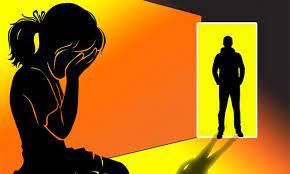 മൊബൈല്‍ ഫോണില്‍ മകള്‍ക്ക് അശ്ലീല ചിത്രം കാണിച്ച് കൊടുത്ത പിതാവ് അറസ്റ്റില്‍