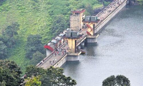 വ്യഷ്ടിപ്രദേശത്ത് കനത്ത മഴ: ഇടുക്കി അണക്കെട്ട് വീണ്ടും തുറക്കും വ്യഷ്ടിപ്രദേശത്ത് കനത്ത മഴ: ഇടുക്കി അണക്കെട്ട് വീണ്ടും തുറക്കും
