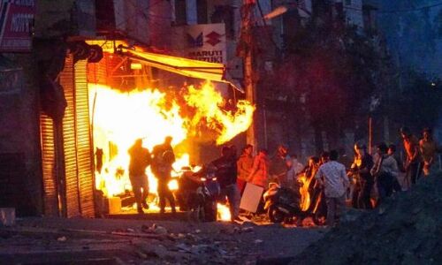 ഡല്ഹികലാപം: യുവാവിനെ ജനക്കൂട്ടം കൊല്ലുന്നത് കണ്ടുവെന്ന് ദൃക്സാക്ഷി ഡല്ഹികലാപം: യുവാവിനെ ജനക്കൂട്ടം കൊല്ലുന്നത് കണ്ടുവെന്ന് ദൃക്സാക്ഷി