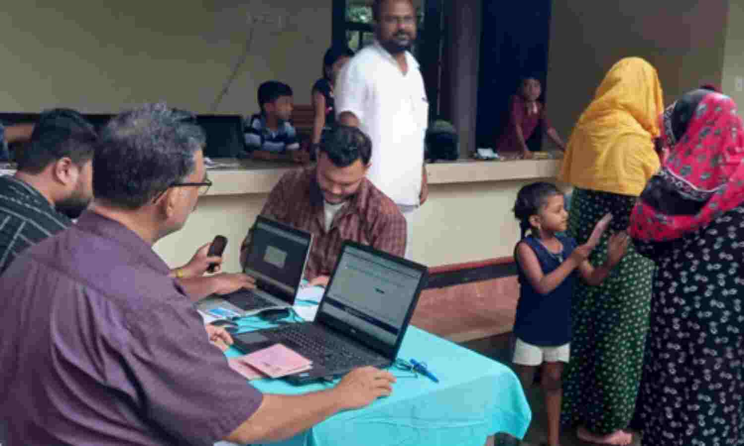പുതിയ മാതൃകയിലുള്ള പിവിസി റേഷന് കാര്ഡ് എസ്ഡിപിഐ സൗജന്യമായി വിതരണം ചെയ്തു പുതിയ മാതൃകയിലുള്ള പിവിസി റേഷന് കാര്ഡ് എസ്ഡിപിഐ സൗജന്യമായി വിതരണം ചെയ്തു