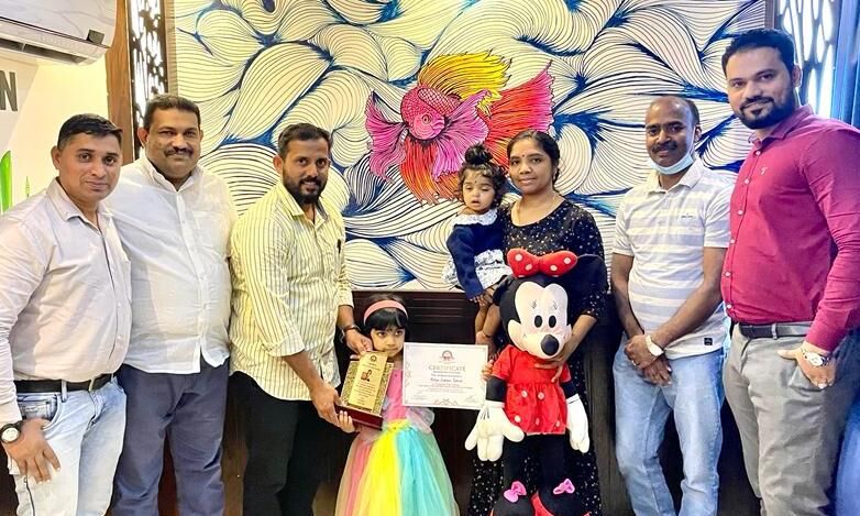ശിശു ദിനത്തില് ഇന്ത്യന് സോഷ്യല് ഫോറം ആദ്യ ലക്ഷ്മി സുഭാഷിനെ ആദരിച്ചു ശിശു ദിനത്തില് ഇന്ത്യന് സോഷ്യല് ഫോറം ആദ്യ ലക്ഷ്മി സുഭാഷിനെ ആദരിച്ചു