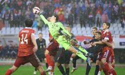 ഭാഗ്യമില്ലാതെ റഷ്യ; സെല്ഫ് ഗോളില് ക്രൊയേഷ്യ ലോകകപ്പിന് ഭാഗ്യമില്ലാതെ റഷ്യ; സെല്ഫ് ഗോളില് ക്രൊയേഷ്യ ലോകകപ്പിന്