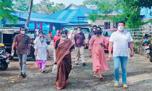 പേരൂര്ക്കട ആശുപത്രിയില് മന്ത്രിയുടെ മിന്നല് സന്ദര്ശനം; ഒപിയിലെ ഡോക്ടമാര് റൗണ്ട്സിലെന്ന്, വാര്ഡിലെത്തിയപ്പോള് അവിടെയുമില്ല പേരൂര്ക്കട ആശുപത്രിയില് മന്ത്രിയുടെ മിന്നല് സന്ദര്ശനം; ഒപിയിലെ ഡോക്ടമാര് റൗണ്ട്സിലെന്ന്, വാര്ഡിലെത്തിയപ്പോള് അവിടെയുമില്ല