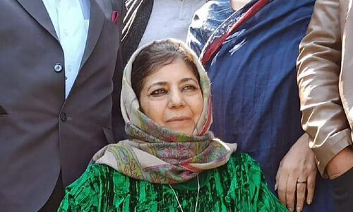 മെഹ്ബൂബ മുഫ്തി വീണ്ടും വീട്ടുതടങ്കലില് മെഹ്ബൂബ മുഫ്തി വീണ്ടും വീട്ടുതടങ്കലില്