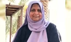 സൗദിയില് മലയാളി അധ്യാപിക ഹൃദയാഘാതം മൂലം മരിച്ചു സൗദിയില് മലയാളി അധ്യാപിക ഹൃദയാഘാതം മൂലം മരിച്ചു