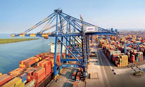 പാക്,അഫ്ഗാന്‍ കപ്പലുകള്‍ക്ക് വിലക്ക്: അദാനി പോര്‍ട്‌സിനെതിരേ കസ്റ്റംസ്‌
