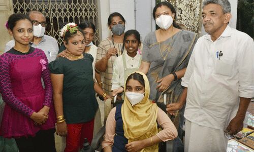 ഉജ്ജ്വല ബാല്യം പുരസ്‌കാര ജേതാക്കളെ അനുമോദിച്ചു