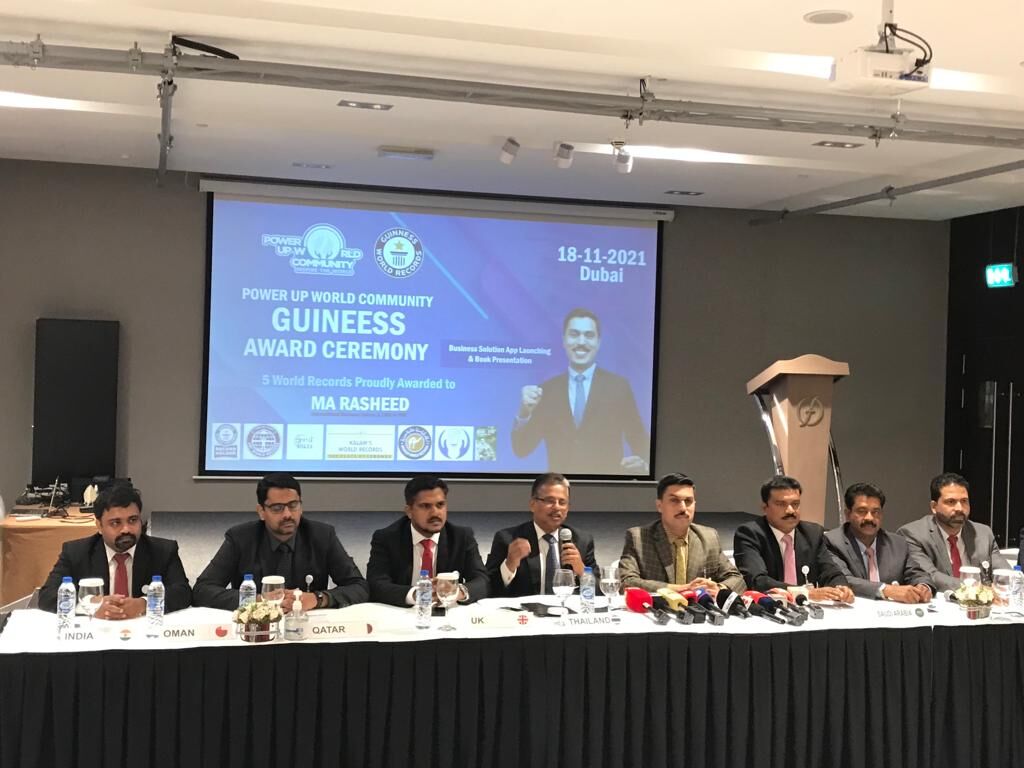 ലോകത്തിലെ ഏറ്റവും ദൈര്‍ഘ്യമേറിയ ബിസിനസ് പാഠം: എം.എ റഷീദിന് ഗിന്നസ് റെക്കോര്‍ഡ് സമ്മാനിച്ചു