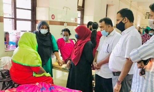 വളര്ത്തുനായയുടെ കടിയേറ്റ ഫൗസിയക്ക് 25 ലക്ഷം രൂപ നഷ്ടപരിഹാരം നല്കണമെന്ന് എസ്ഡിപിഐ വളര്ത്തുനായയുടെ കടിയേറ്റ ഫൗസിയക്ക് 25 ലക്ഷം രൂപ നഷ്ടപരിഹാരം നല്കണമെന്ന് എസ്ഡിപിഐ