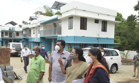 ഉദ്ഘാടനത്തിനൊരുങ്ങുന്ന പഴയന്നൂരിലെ കെയര് ഹോം കെട്ടിട സമുച്ചയങ്ങള് ജില്ലാ കലക്ടര് സന്ദര്ശിച്ചു ഉദ്ഘാടനത്തിനൊരുങ്ങുന്ന പഴയന്നൂരിലെ കെയര് ഹോം കെട്ടിട സമുച്ചയങ്ങള് ജില്ലാ കലക്ടര് സന്ദര്ശിച്ചു
