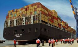 ഗുജറാത്ത്: അപകടകരമായ വസ്തുക്കളുമായി സഞ്ചരിച്ച കപ്പല്‍ റവന്യൂ ഇന്റലിജന്‍സ് പിടിച്ചെടുത്തു