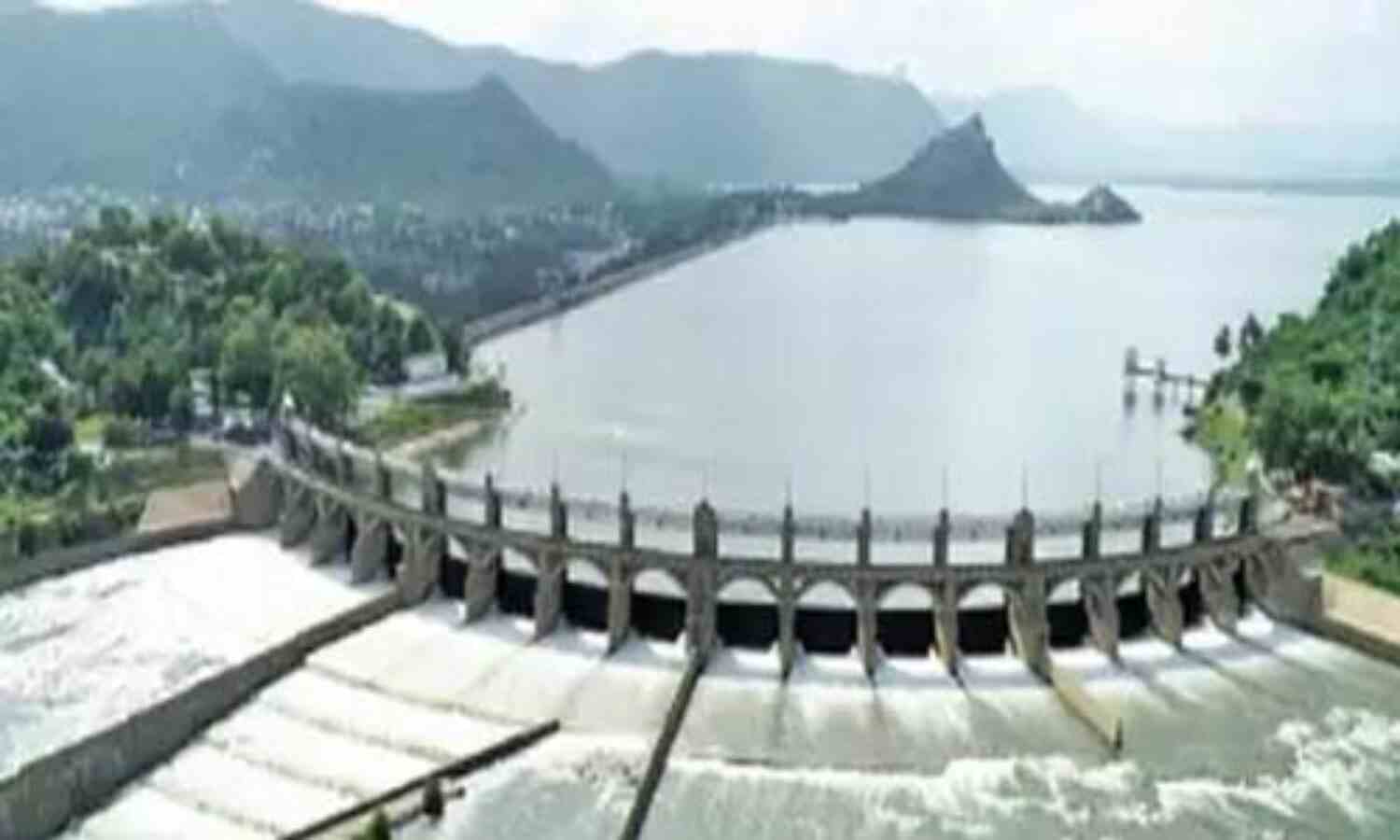 ആളിയാര് ഡാമിന്റെ 11 ഷട്ടറുകള് തുറന്നു; പുഴയുടെ തീരങ്ങളില് ജാഗ്രതാ നിര്ദേശം ആളിയാര് ഡാമിന്റെ 11 ഷട്ടറുകള് തുറന്നു; പുഴയുടെ തീരങ്ങളില് ജാഗ്രതാ നിര്ദേശം