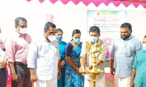 ഗോത്രവര്ഗ മേഖലയിലെ ഭക്ഷ്യ ഭദ്രത ഉറപ്പാക്കാന് ഭാസുര: തൃശൂര് ജില്ലയില് തുടക്കമായി ഗോത്രവര്ഗ മേഖലയിലെ ഭക്ഷ്യ ഭദ്രത ഉറപ്പാക്കാന് ഭാസുര: തൃശൂര് ജില്ലയില് തുടക്കമായി