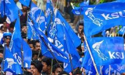 കണ്ണൂര് വിസിയുടെ പുനര്നിയമനം ഉദ്ദിഷ്ടകാര്യത്തിനുള്ള ഉപകാരസ്മരണ: കെഎസ്യു കണ്ണൂര് വിസിയുടെ പുനര്നിയമനം ഉദ്ദിഷ്ടകാര്യത്തിനുള്ള ഉപകാരസ്മരണ: കെഎസ്യു