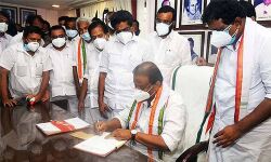 ടി യു രാധാകൃഷ്ണന് കെപിസിസി സംഘടനാ ചുമതല; ജി എസ് ബാബുവിന് ഓഫിസ് ഭരണം ടി യു രാധാകൃഷ്ണന് കെപിസിസി സംഘടനാ ചുമതല; ജി എസ് ബാബുവിന് ഓഫിസ് ഭരണം