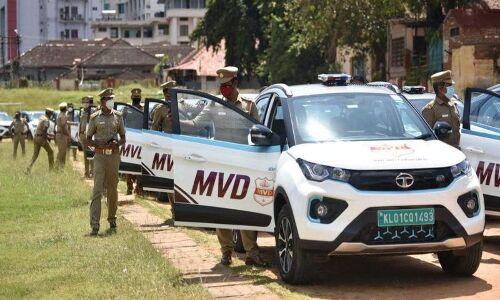 പച്ചക്ക് കൈക്കൂലി വാങ്ങി മോട്ടോര്‍ വാഹന വകുപ്പ്: വിവിധ ഓഫിസുകളില്‍ നിന്ന് കണ്ടെത്തിയത് കണക്കില്ലാത്ത പണം