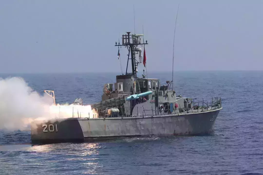 പേര്‍ഷ്യന്‍ ഗള്‍ഫില്‍ യുഎസ് നാവികസേനയുമായുള്ള ഏറ്റുമുട്ടലില്‍ 9 സൈനികര്‍ കൊല്ലപ്പെട്ടതായി ഇറാന്‍