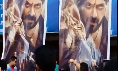 എന്നെ പാലഭിഷേകം ചെയ്യാന് ആഗ്രഹമുണ്ടെങ്കില് അത് വിശന്നുവലയുന്ന കുഞ്ഞുങ്ങള്ക്ക് നല്കുക; ആരാധകരോട് സല്മാന് ഖാന് എന്നെ പാലഭിഷേകം ചെയ്യാന് ആഗ്രഹമുണ്ടെങ്കില് അത് വിശന്നുവലയുന്ന കുഞ്ഞുങ്ങള്ക്ക് നല്കുക; ആരാധകരോട് സല്മാന് ഖാന്