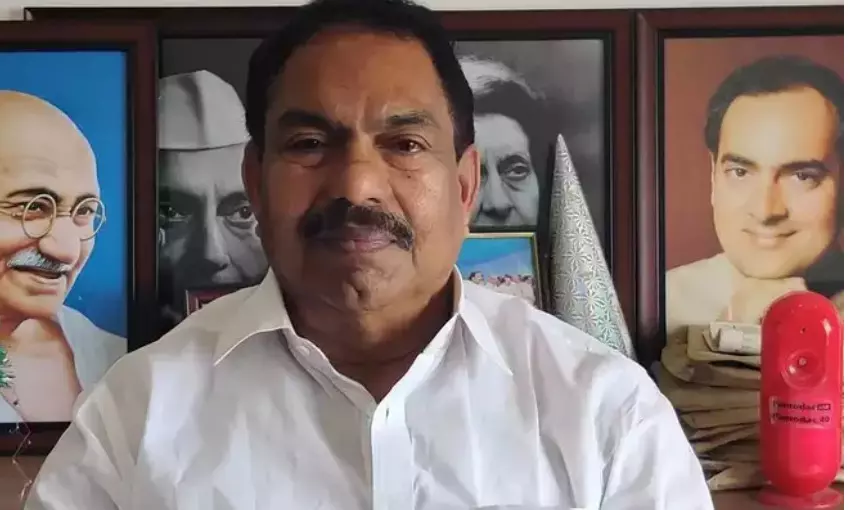 കോണ്ഗ്രസില് നിന്ന് പുറത്താക്കിയ മമ്പറം ദിവാകരന് നേരെ ആക്രമണം; അഞ്ച് പേര്ക്കെതിരേ പോലിസ് കേസെടുത്തു കോണ്ഗ്രസില് നിന്ന് പുറത്താക്കിയ മമ്പറം ദിവാകരന് നേരെ ആക്രമണം; അഞ്ച് പേര്ക്കെതിരേ പോലിസ് കേസെടുത്തു