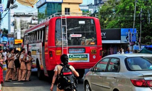 ബസ് ചാര്‍ജ് വര്‍ധന; വിദ്യാര്‍ത്ഥി സംഘടനകളുമായി മന്ത്രിതല ചര്‍ച്ച ഇന്ന്