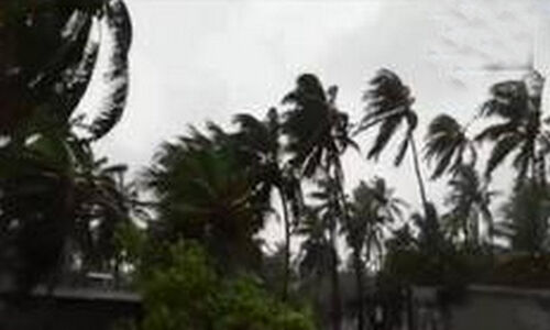 ജവാദ് ചുഴലിക്കാറ്റ്: വിശാഖപ്പട്ടണം വഴിയുള്ള 65 ട്രെയിനുകള്‍ റദ്ദാക്കി