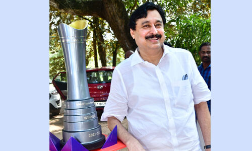 സീനിയര് വനിതാ നാഷണല് ചാമ്പ്യന്ഷിപ്പ് ട്രോഫി കായിക വകുപ്പ് മന്ത്രി പ്രകാശനം ചെയ്തു സീനിയര് വനിതാ നാഷണല് ചാമ്പ്യന്ഷിപ്പ് ട്രോഫി കായിക വകുപ്പ് മന്ത്രി പ്രകാശനം ചെയ്തു